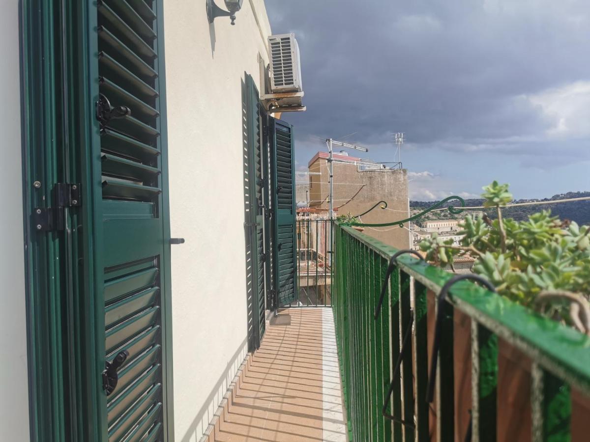 Balcone Barocco. Villa Modica Kültér fotó